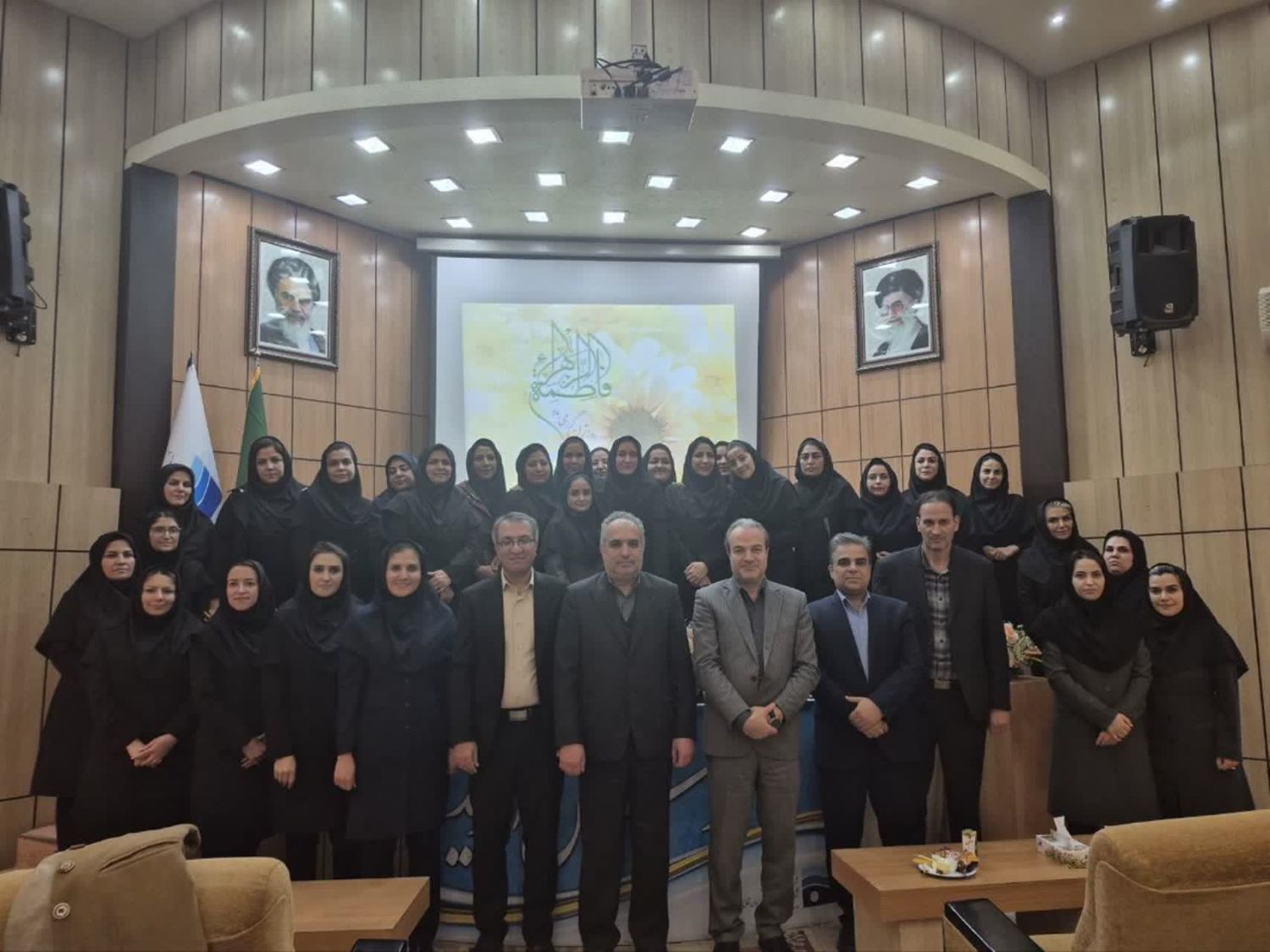 برگزاری نشست گرامیداشت روز زن در شرکت آب منطقه ای